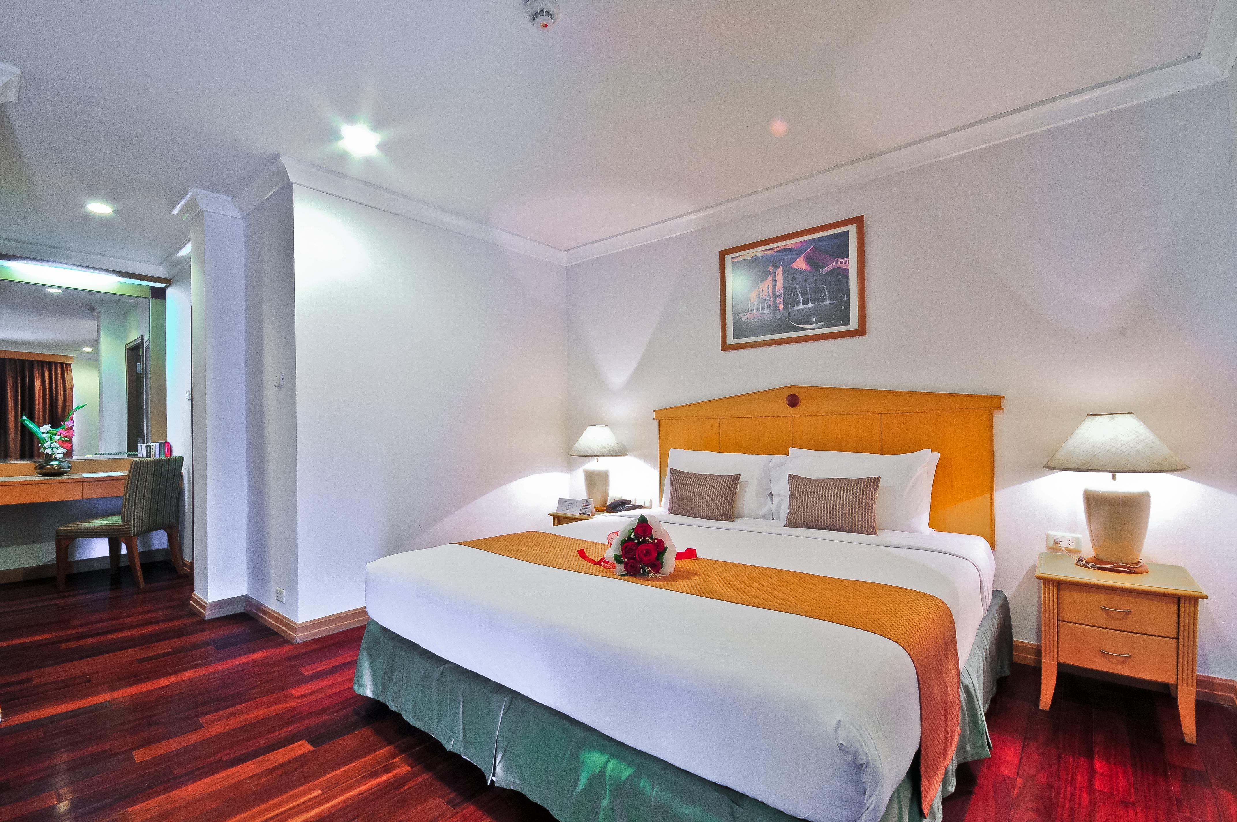 Admiral Suites Bangkok Exteriör bild