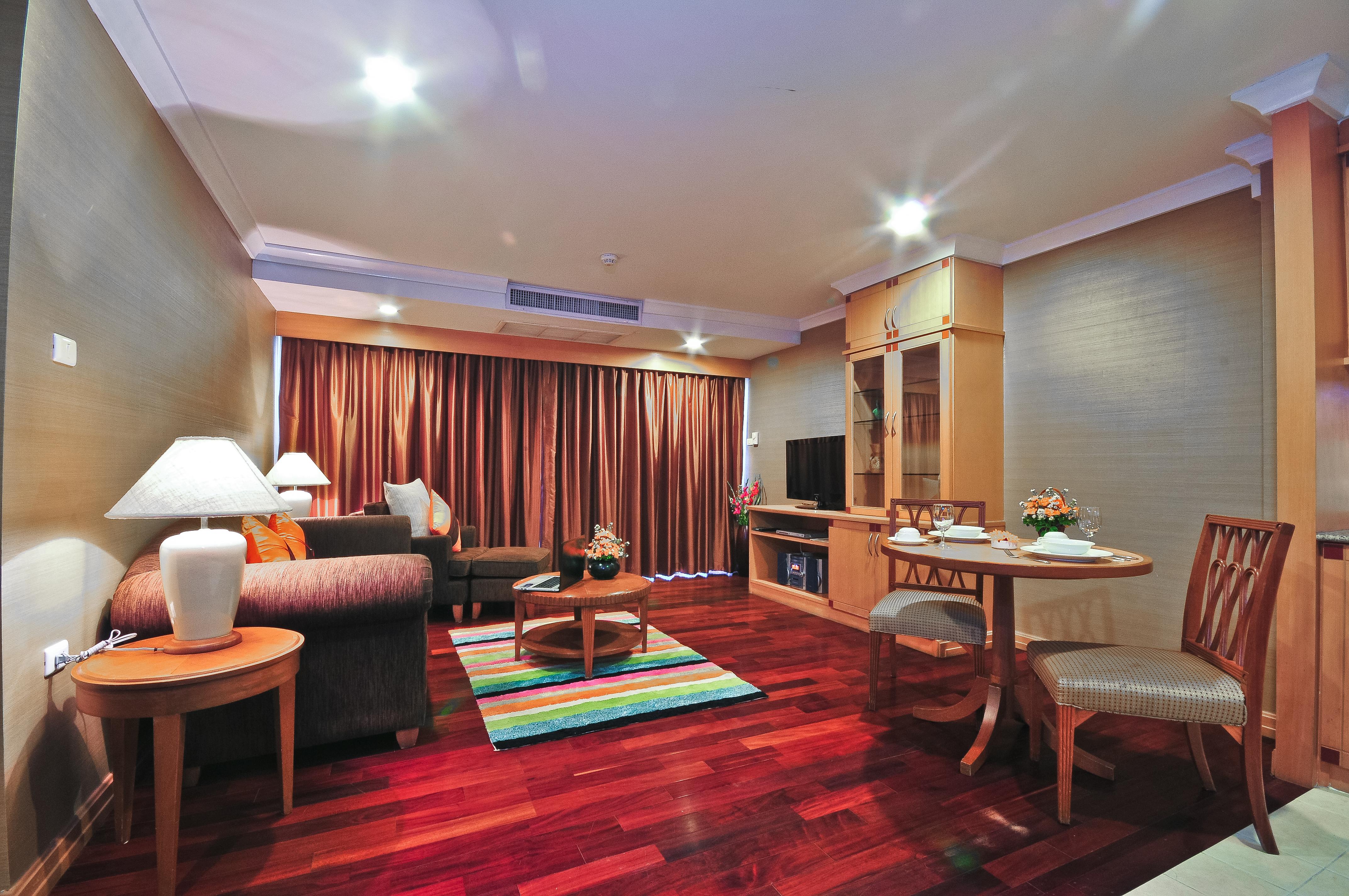 Admiral Suites Bangkok Exteriör bild