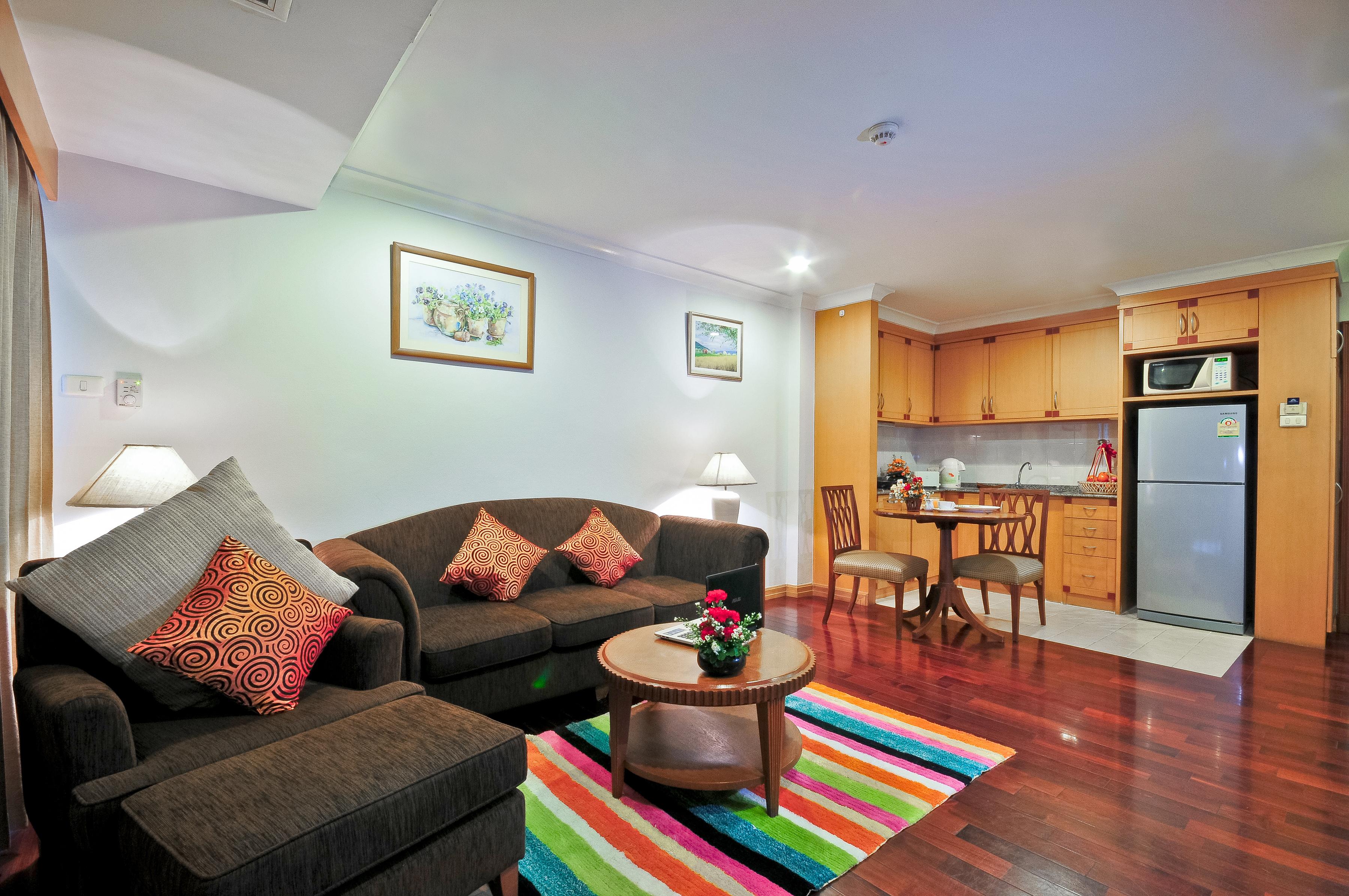 Admiral Suites Bangkok Exteriör bild