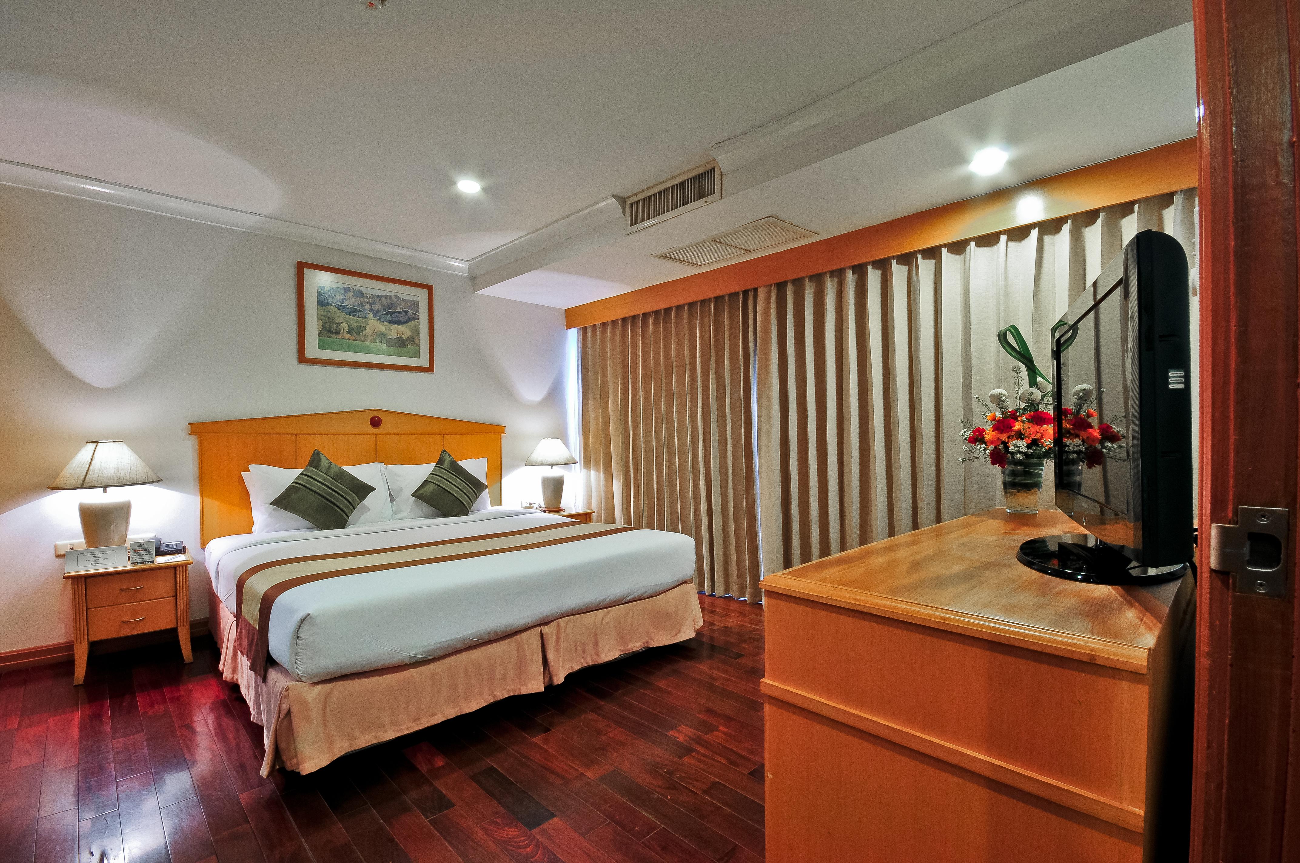 Admiral Suites Bangkok Exteriör bild