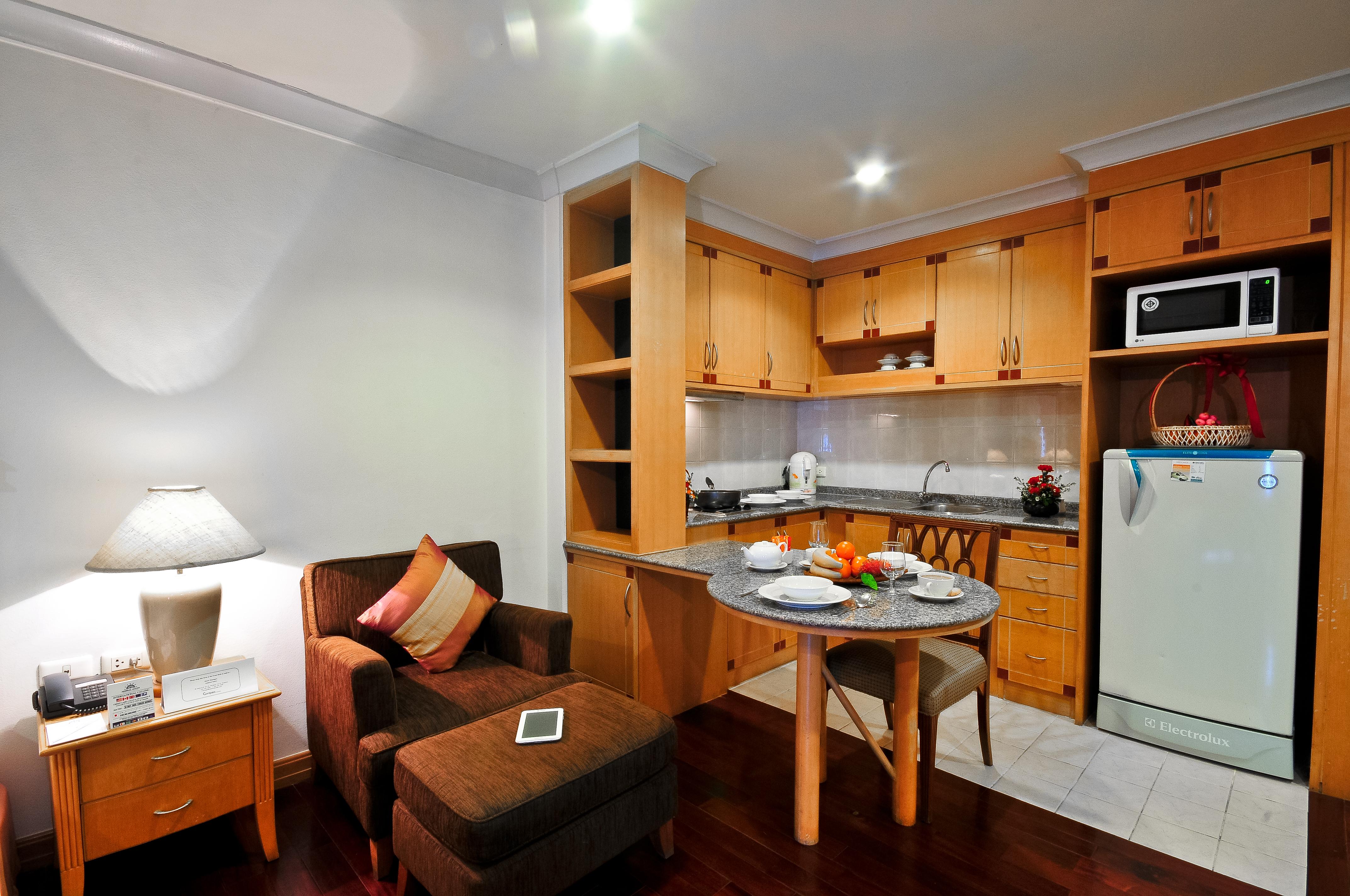 Admiral Suites Bangkok Exteriör bild
