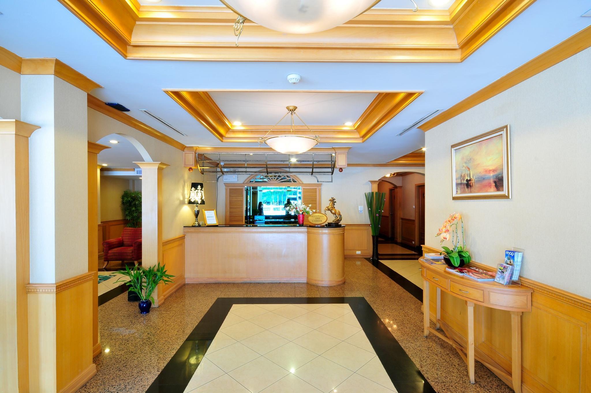 Admiral Suites Bangkok Exteriör bild
