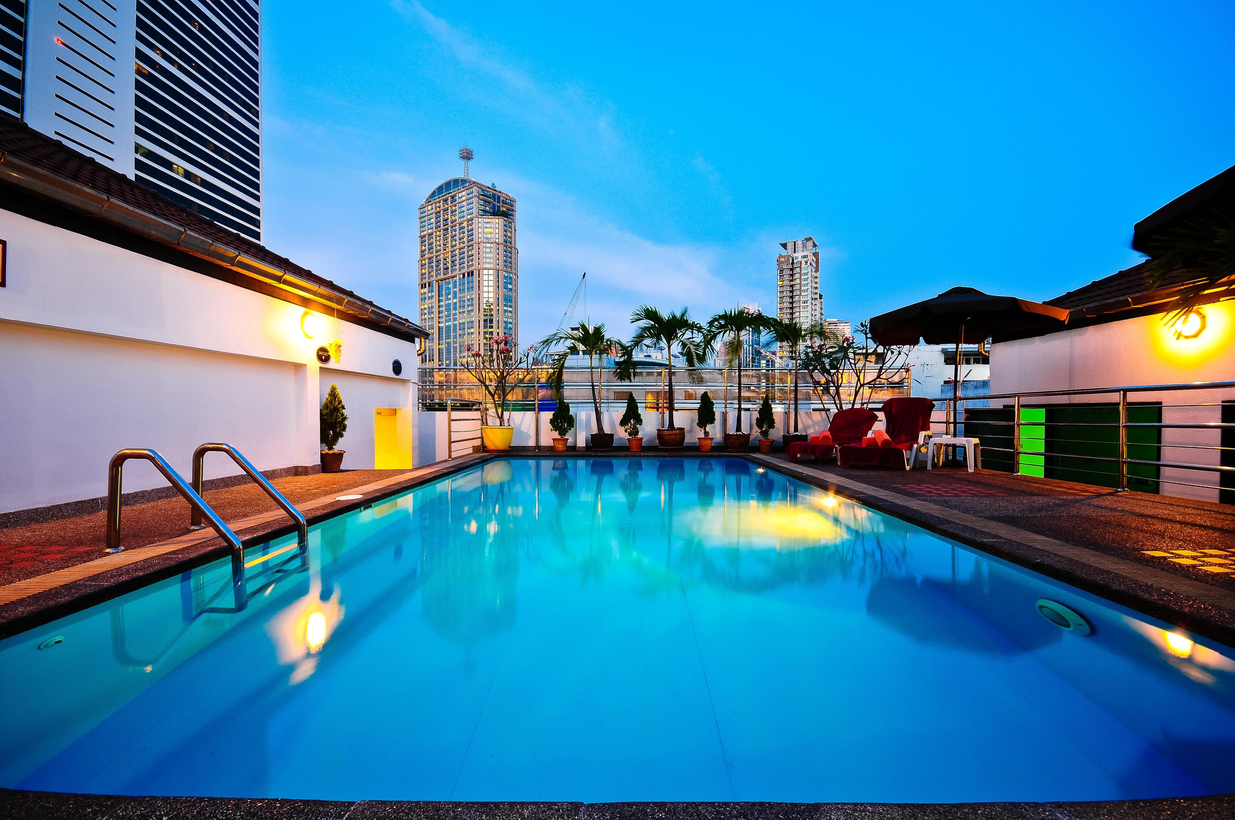 Admiral Suites Bangkok Exteriör bild