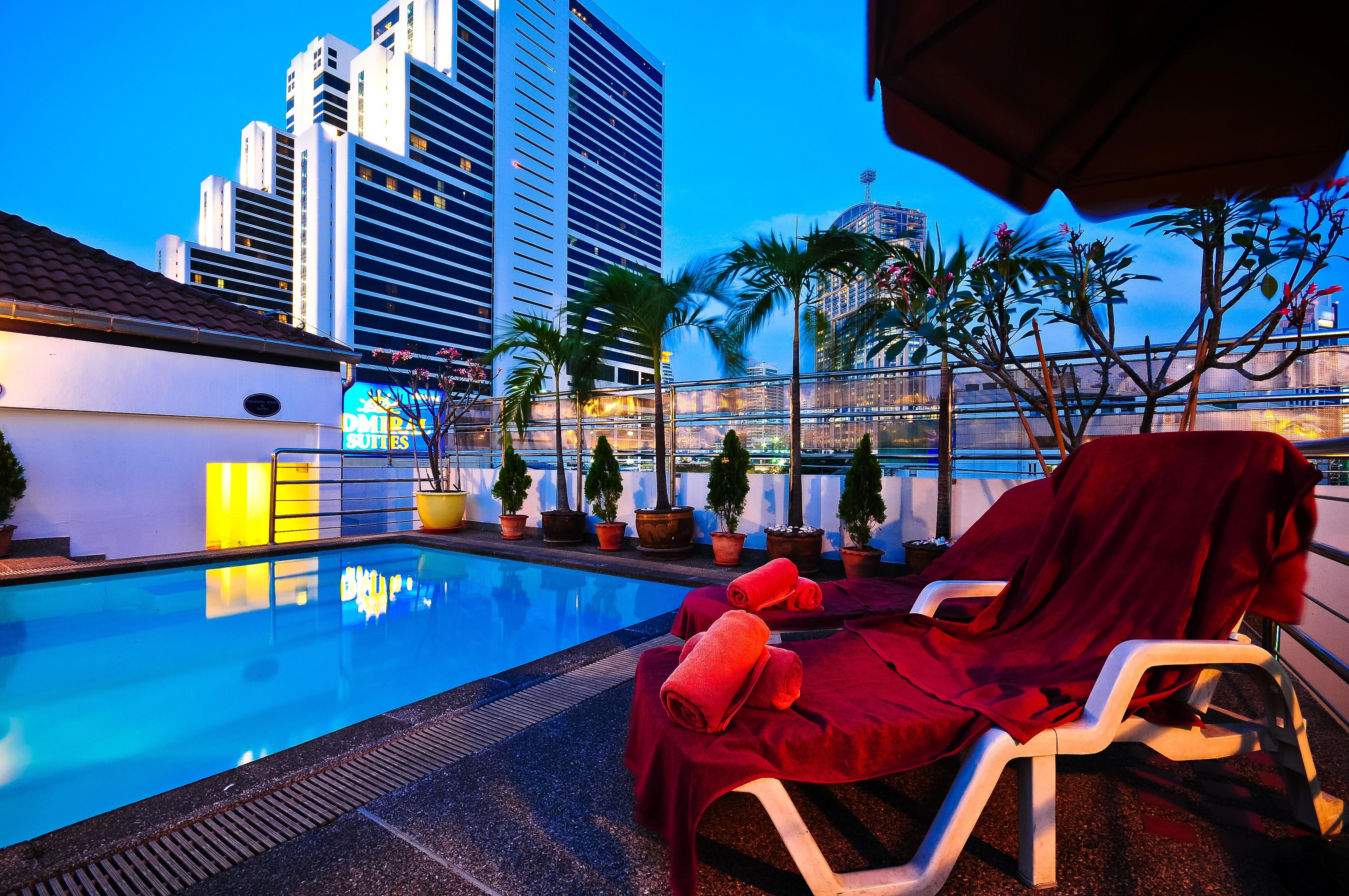 Admiral Suites Bangkok Exteriör bild