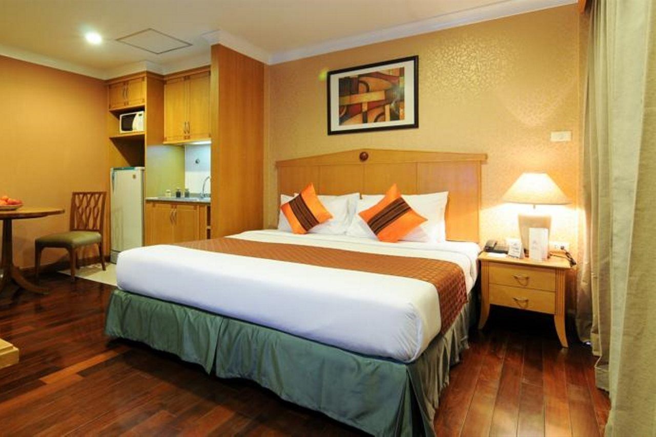 Admiral Suites Bangkok Exteriör bild