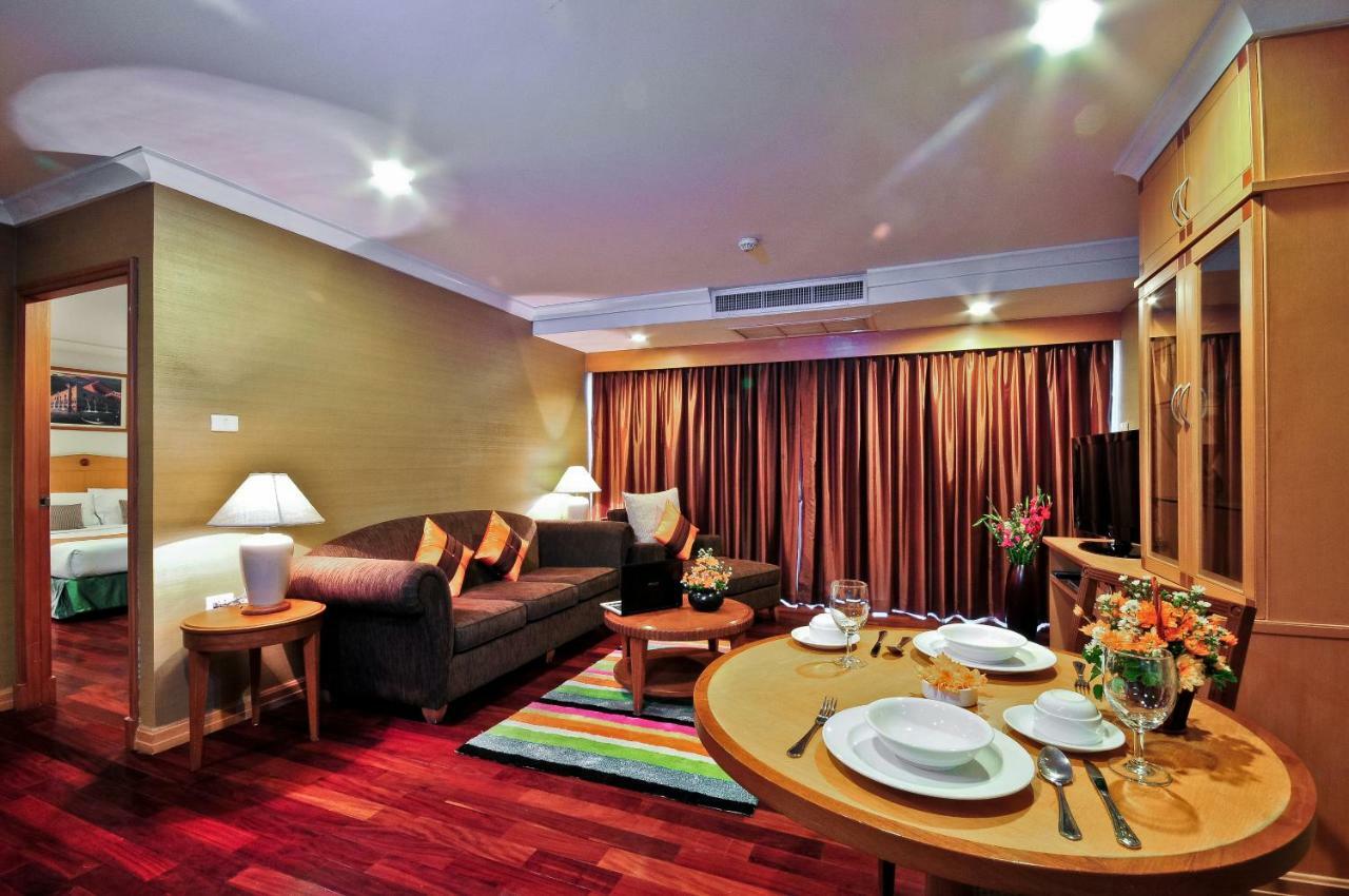 Admiral Suites Bangkok Exteriör bild