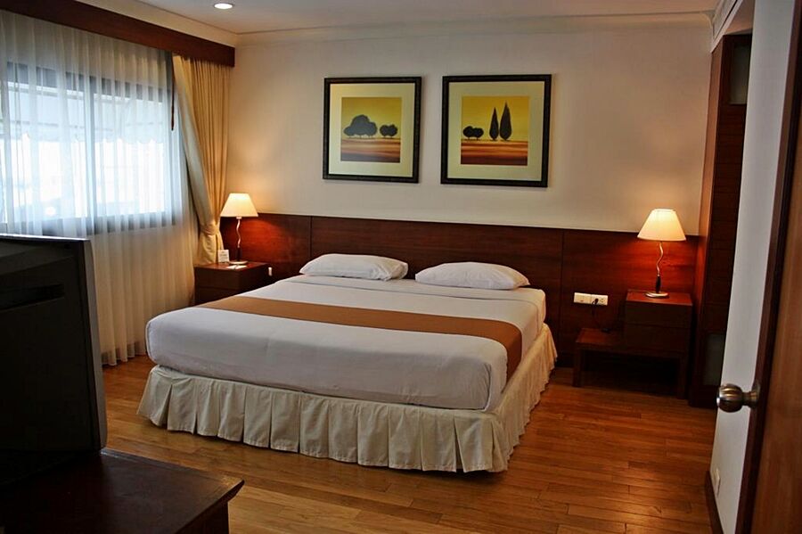 Admiral Suites Bangkok Exteriör bild